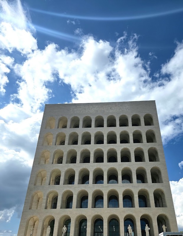 EUR Modernist Escape